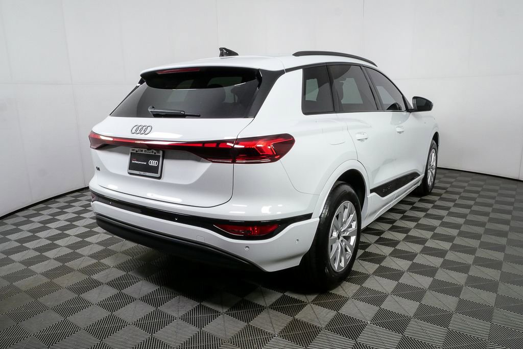 Certified 2025 Audi Q6 e-tron Premium image 3