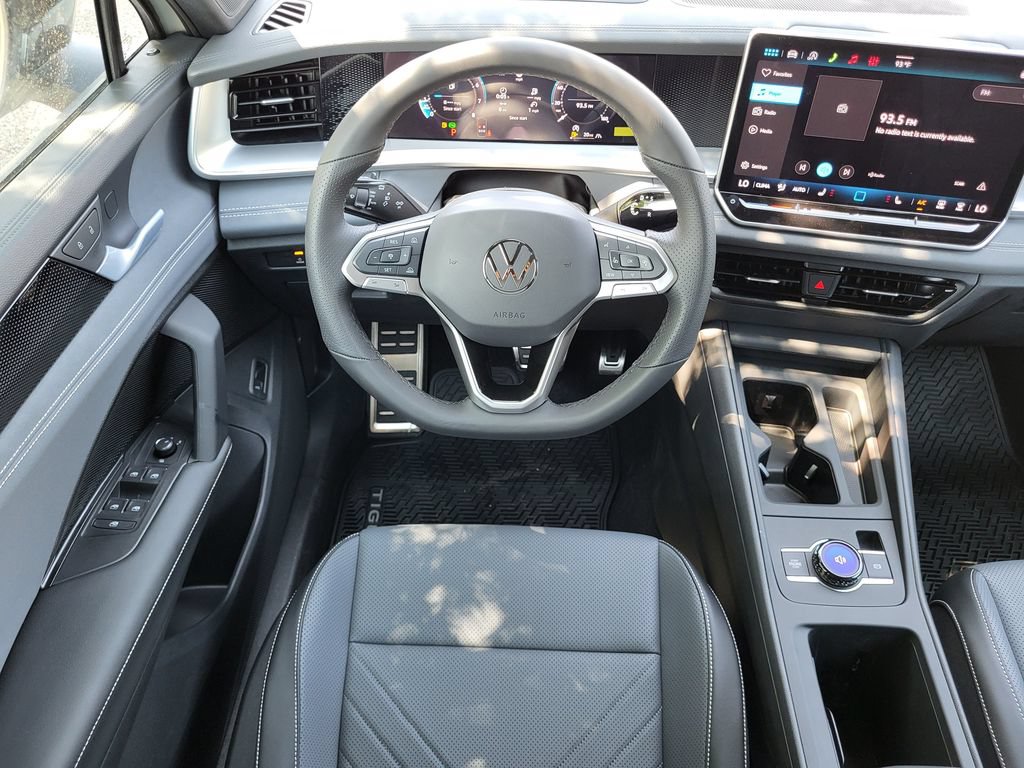 New 2026 Volkswagen Tiguan SE R-Line AWD/4WD image 18