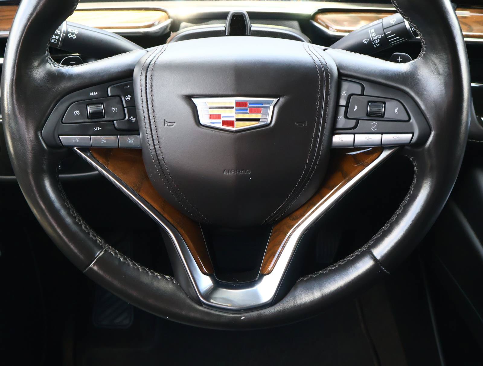 Used 2024 Cadillac Escalade ESV Premium Luxury Platinum AWD/4WD image 15