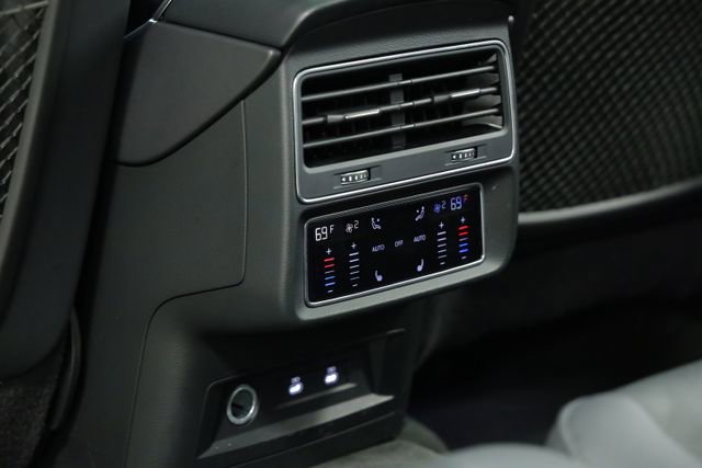 Used 2023 Audi Q7 3.0T Prestige AWD/4WD image 33