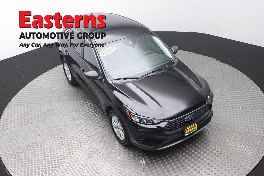Used 2023 Ford Escape Active AWD/4WD image 3