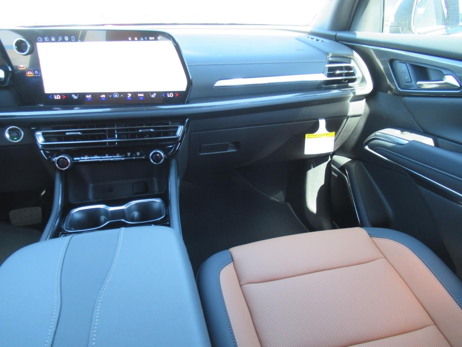 New 2027 Chevrolet Traverse Z71 w/ Enhanced Driving Package AWD/4WD image 14