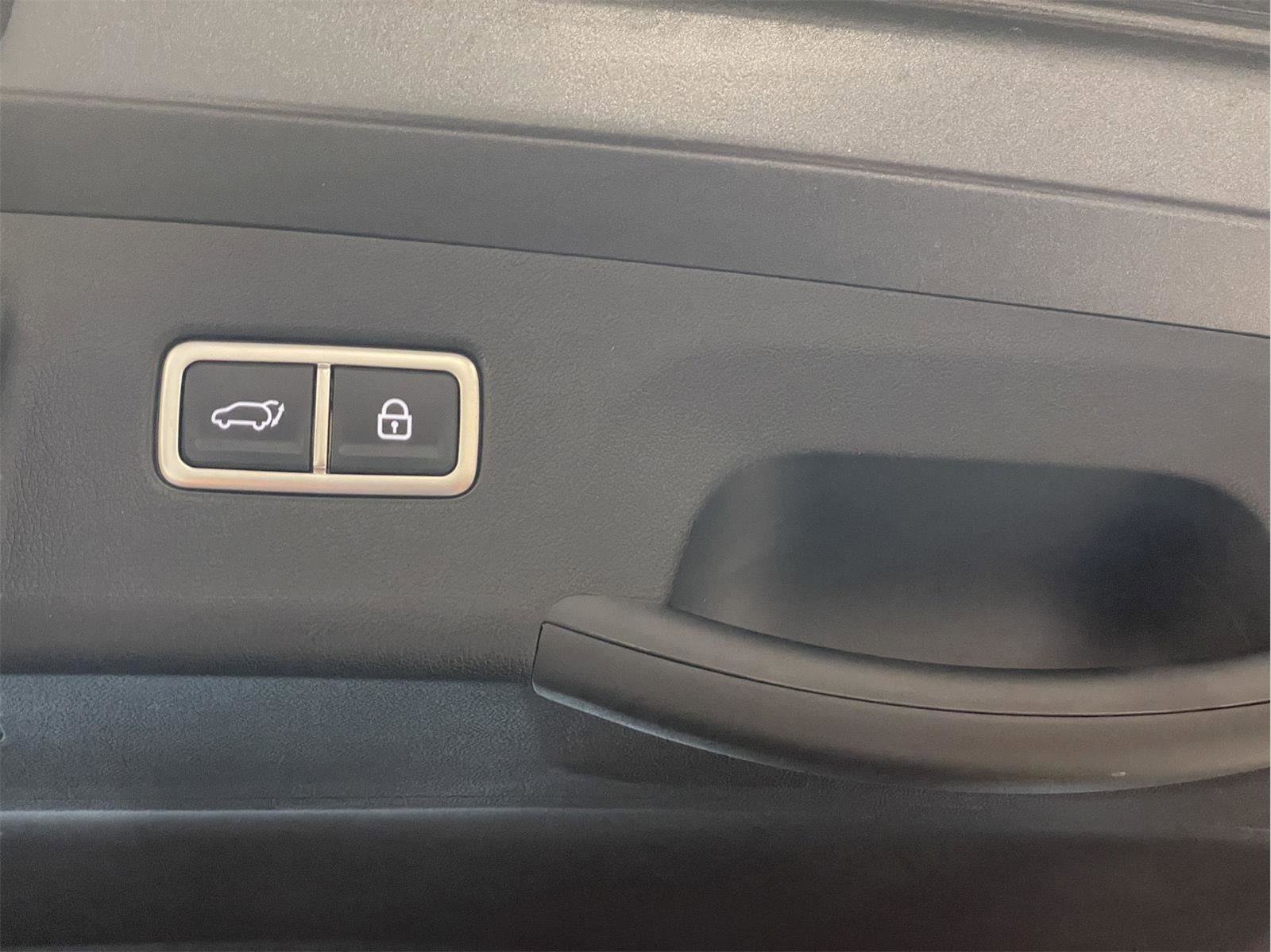 Used 2023 Kia Sorento SX Prestige image 10