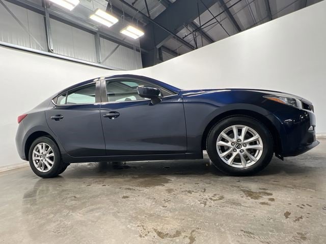 Used 2016 MAZDA MAZDA3 i Touring w/ Popular Equipment Package image 3