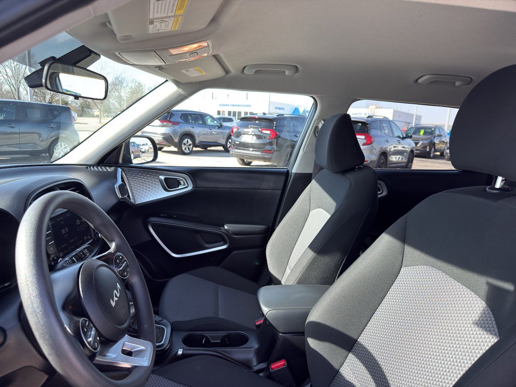 Used 2024 Kia Soul LX w/ Option Group 015 image 25