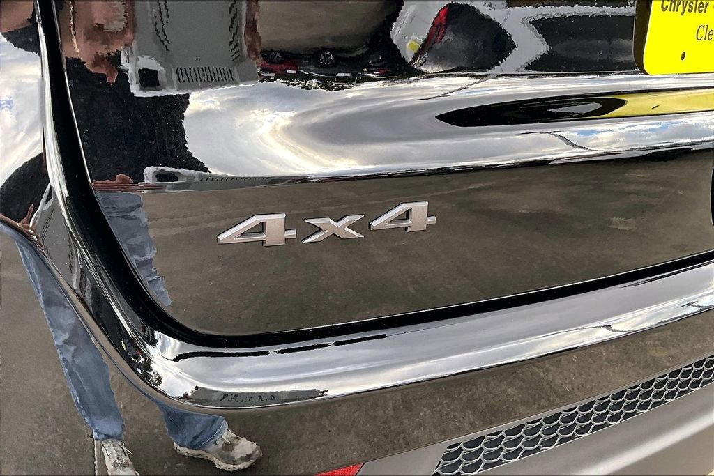 New 2026 Jeep Compass Latitude image 12