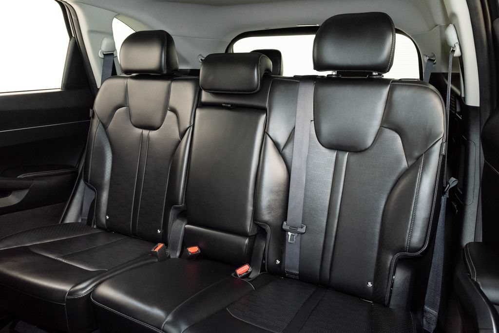 Used 2024 Kia Sorento S w/ Panoramic Sunroof Package FWD image 25
