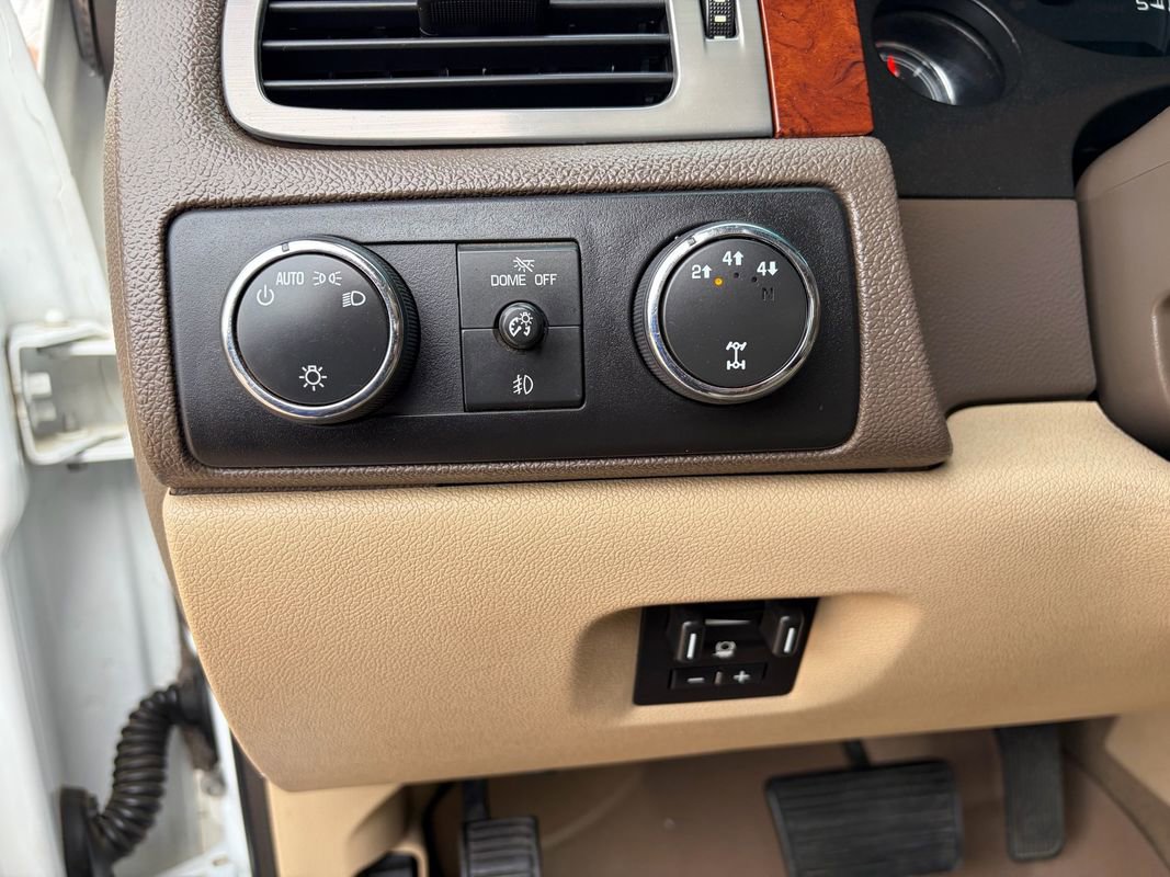 Used 2013 GMC Sierra 3500 SLT w/ SLT Convenience Package image 20