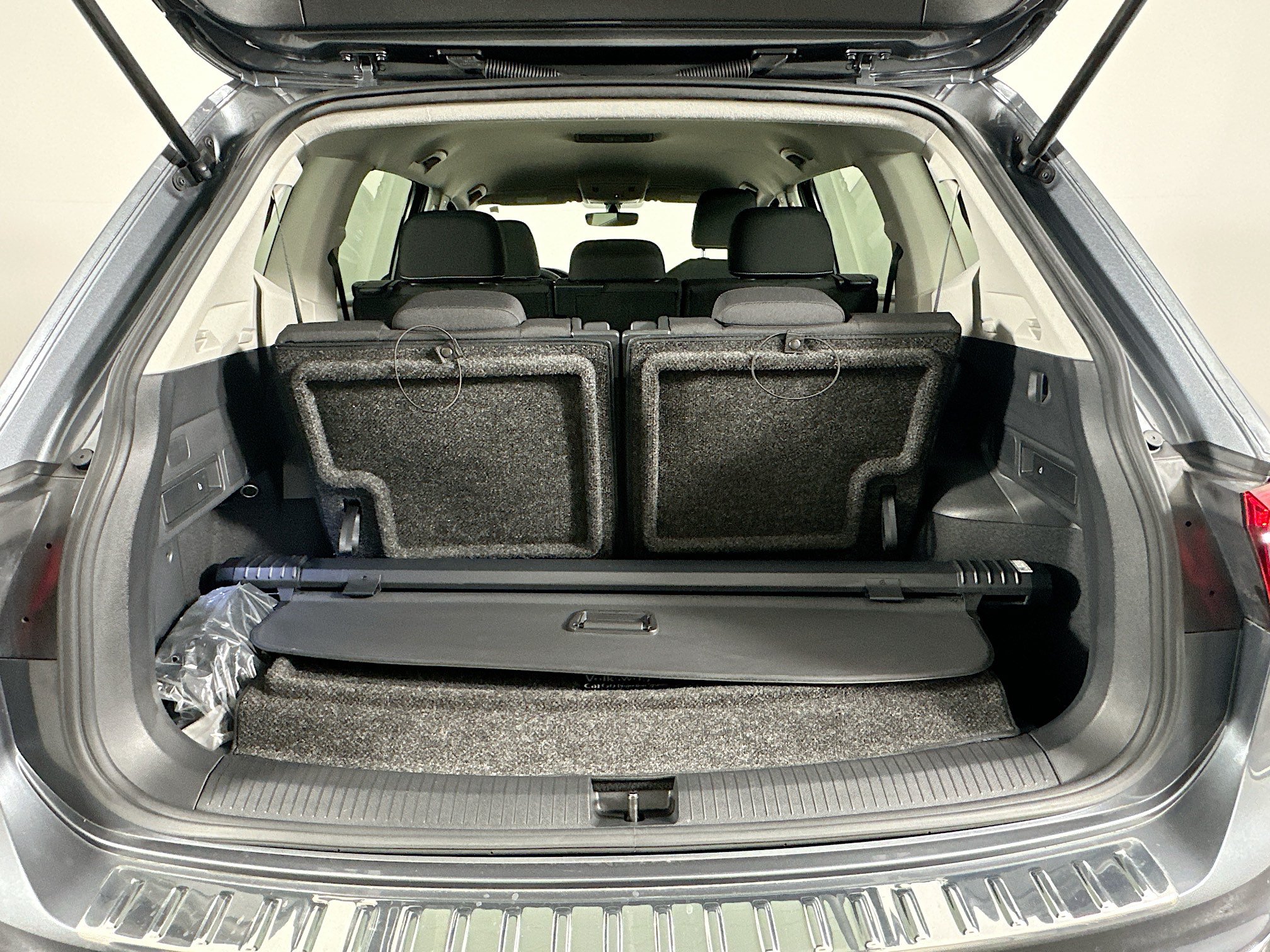Used 2023 Volkswagen Tiguan S FWD image 28