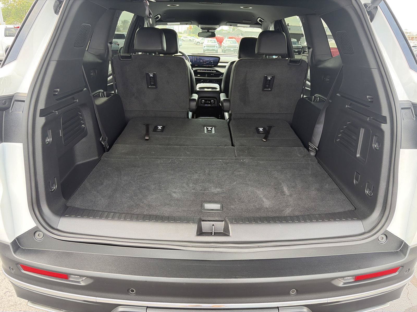 Certified 2025 Buick Enclave Preferred FWD image 8