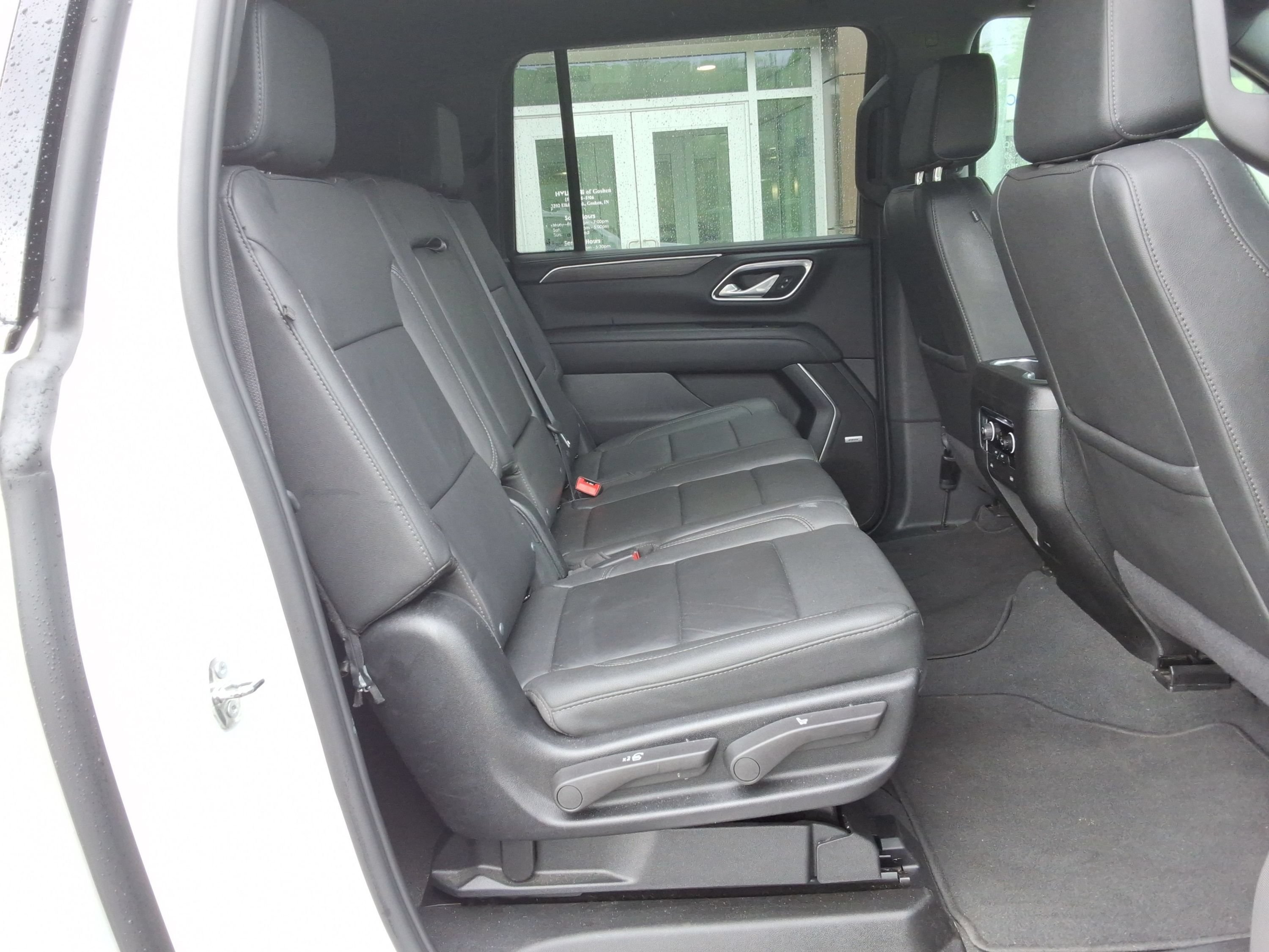Used 2024 Chevrolet Suburban LT AWD/4WD image 34