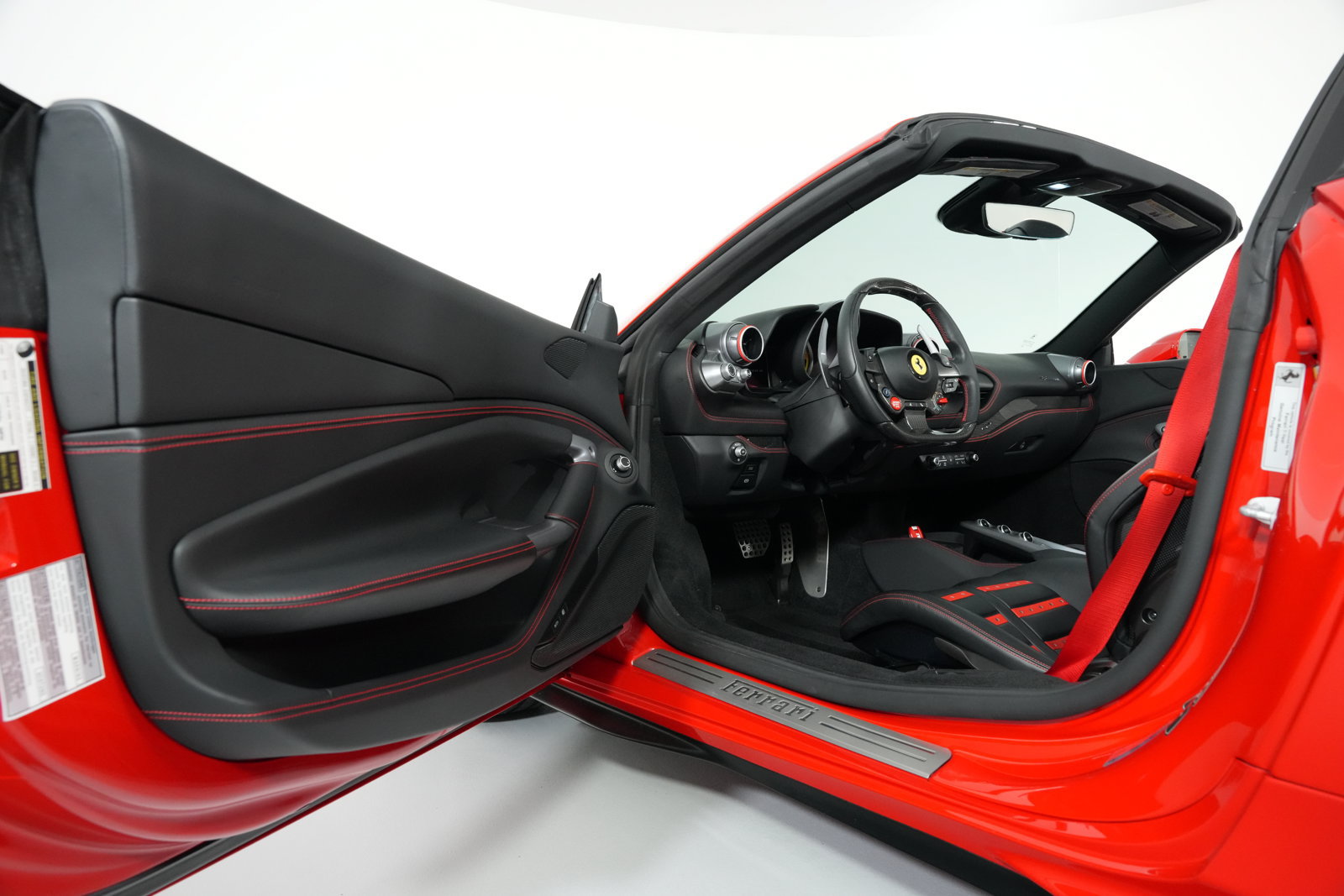 Used 2022 Ferrari F8 Spider RWD image 27