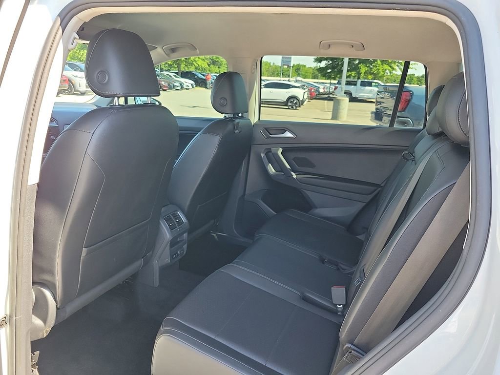 Used 2018 Volkswagen Tiguan SE AWD/4WD image 9