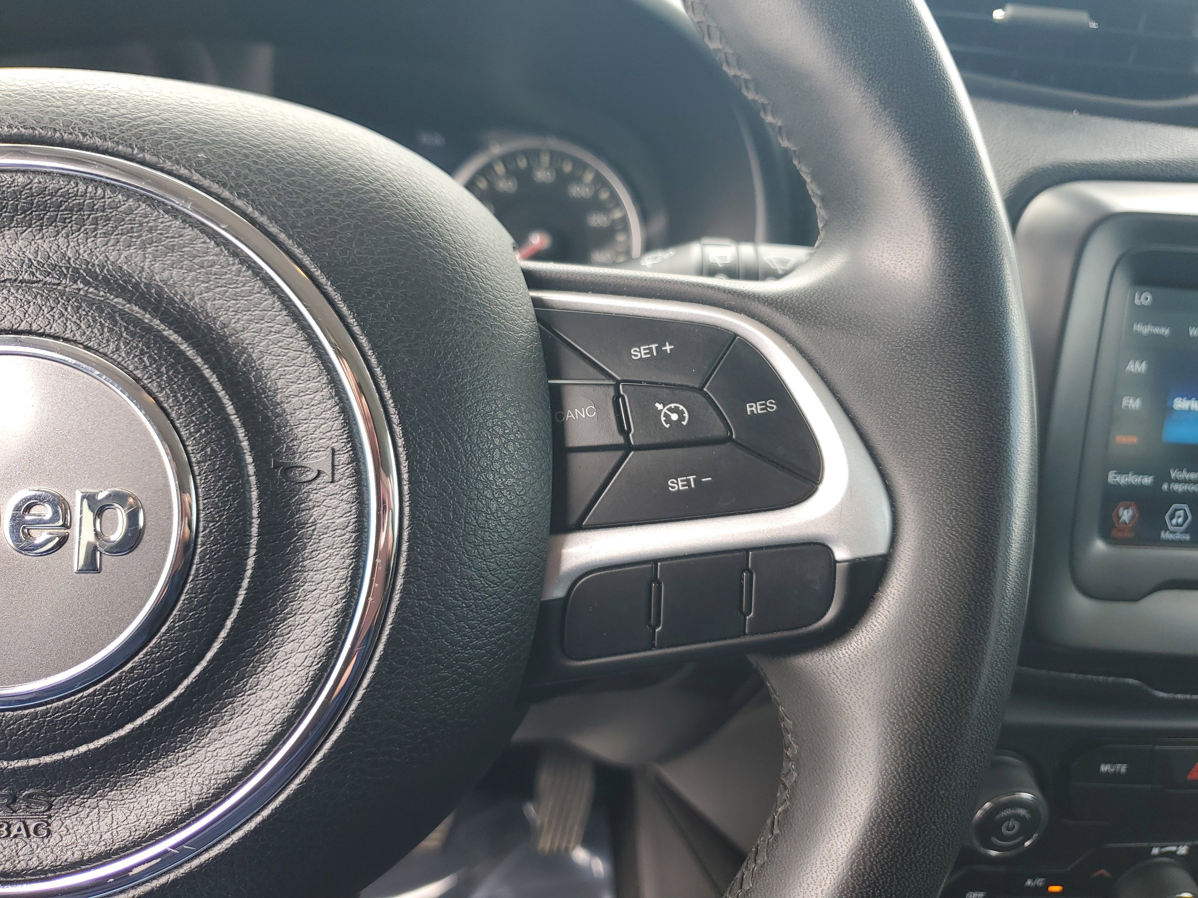 Used 2021 Jeep Renegade Latitude AWD/4WD image 19