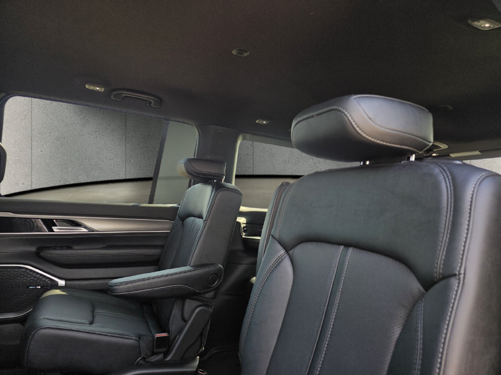 New 2026 Jeep Grand Wagoneer Limited AWD/4WD image 9