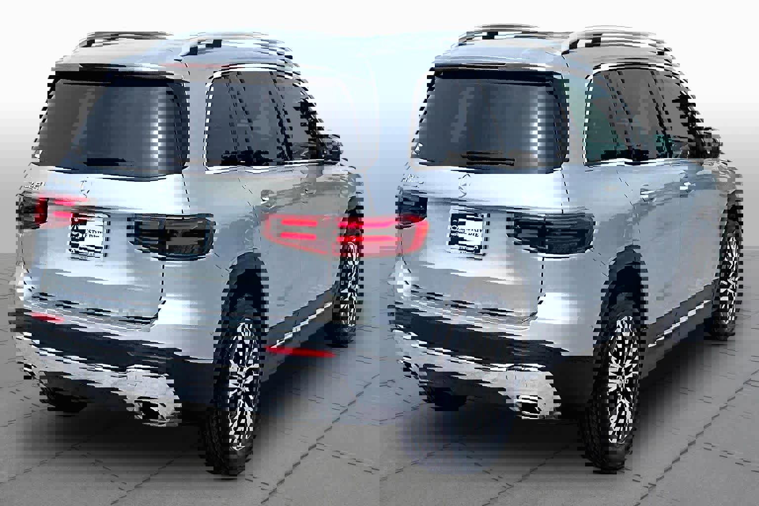 Used 2025 Mercedes-Benz GLB 250 image 12