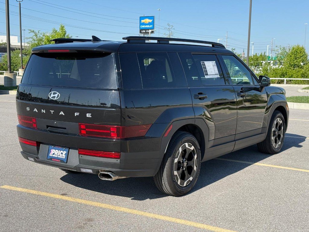 Used 2025 Hyundai Santa Fe SEL FWD image 6