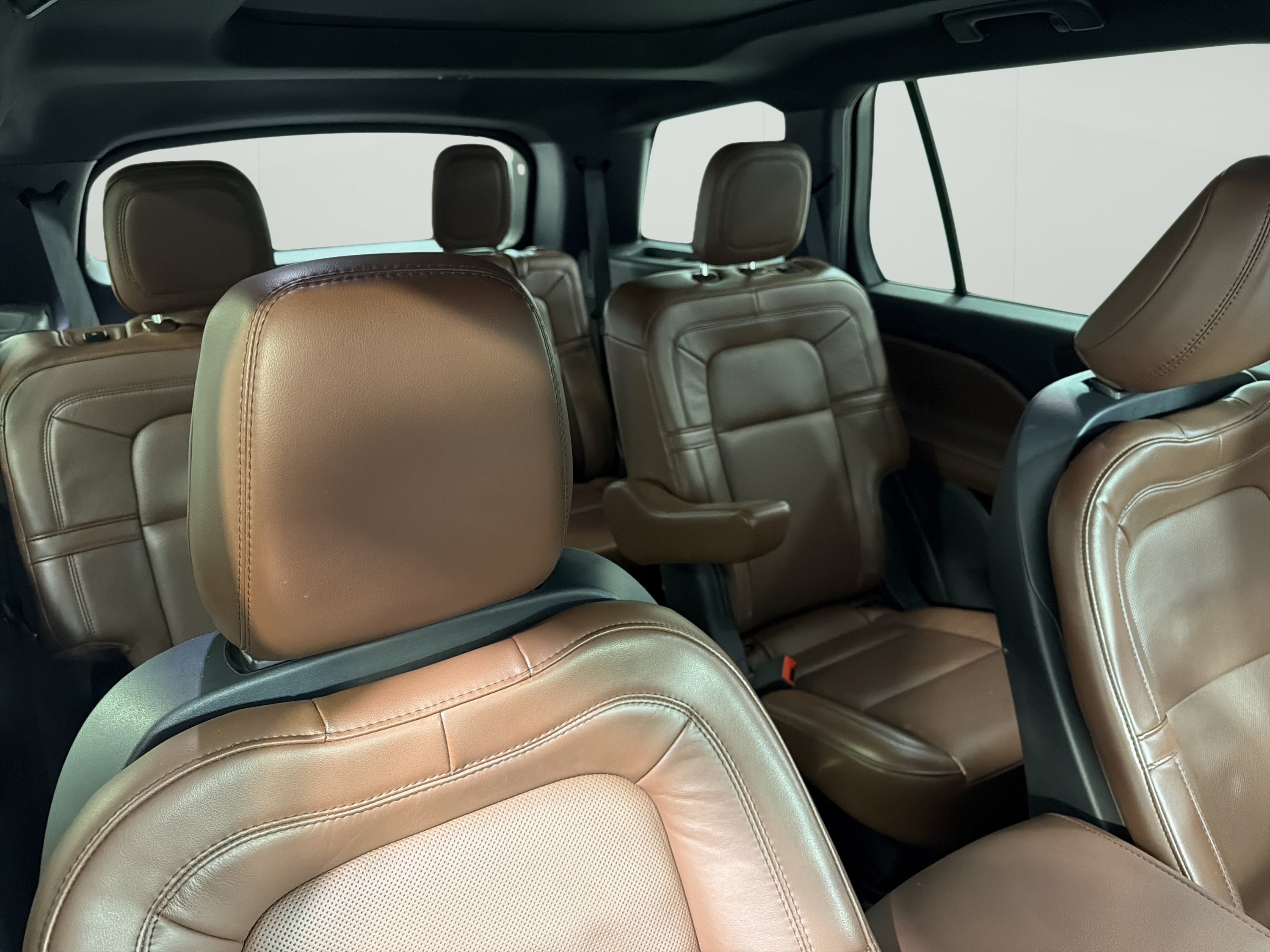 Used 2025 Lincoln Aviator Reserve w/ Jet Appearance Package RWD image 14