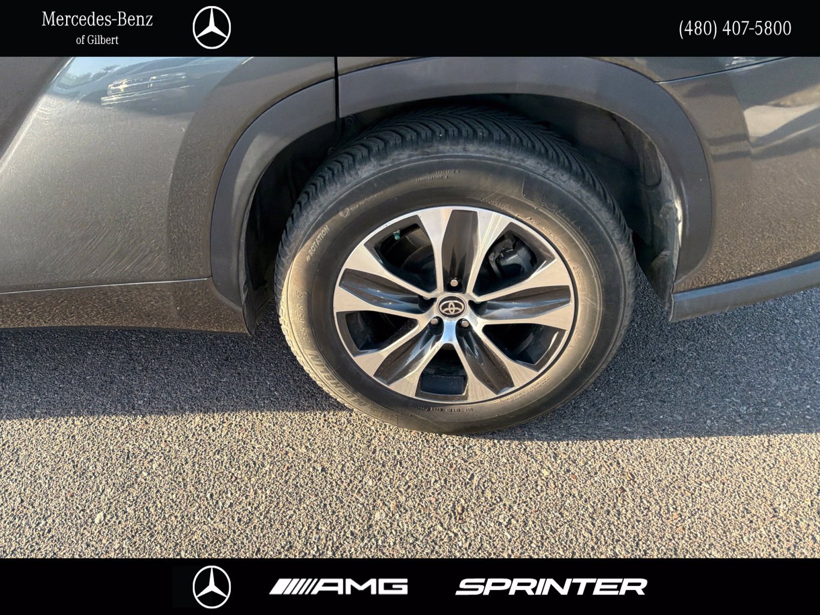 Used 2020 Toyota Highlander XLE FWD image 7