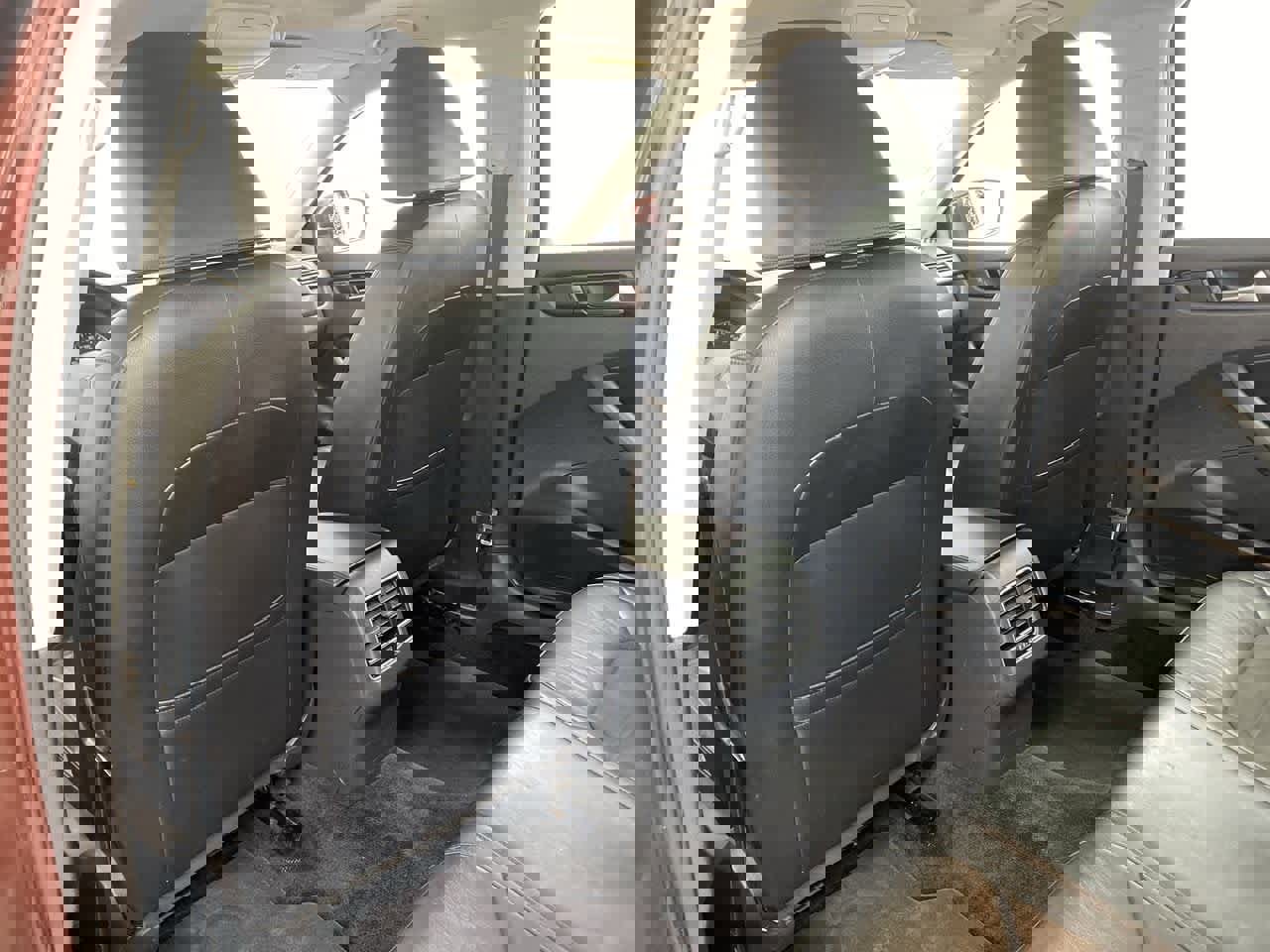 Used 2014 Volkswagen Passat TDI SEL Premium image 17