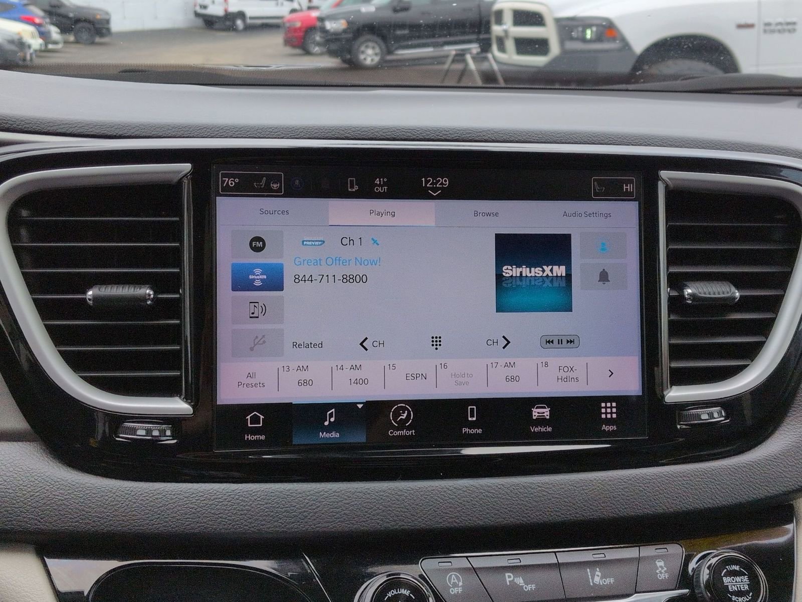 Used 2023 Chrysler Pacifica Touring-L image 20