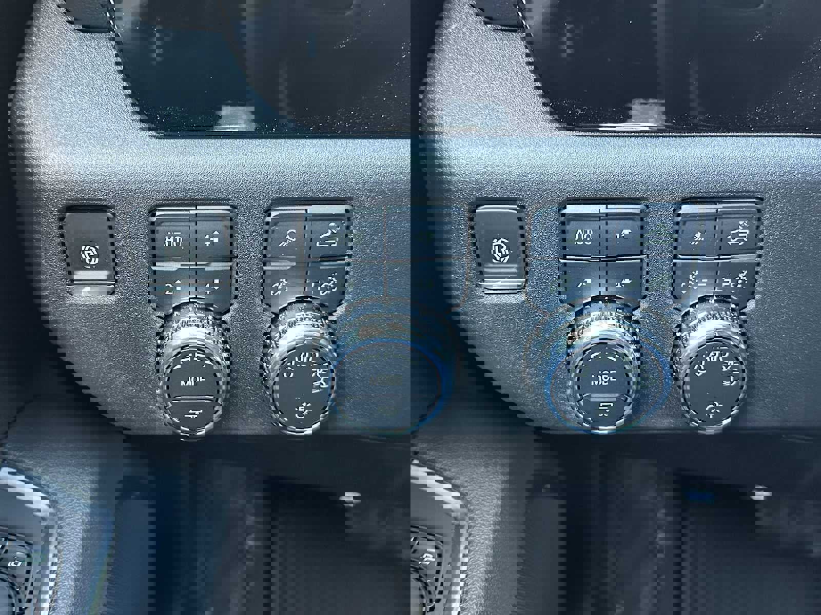 Used 2025 GMC Sierra 1500 SLE w/ X31 Off-Road Package image 31