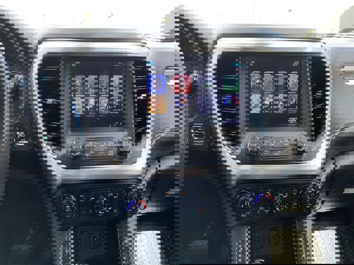 Used 2018 GMC Acadia SLT image 20