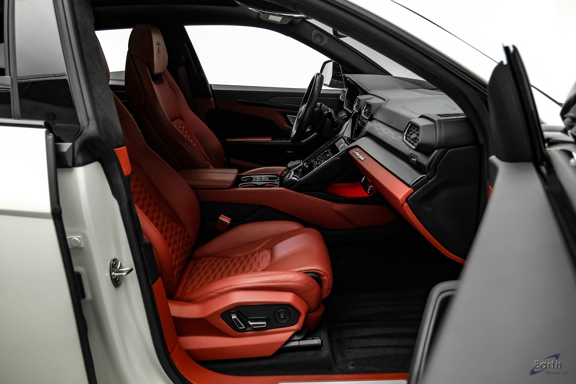 Used 2022 Lamborghini Urus AWD/4WD image 54