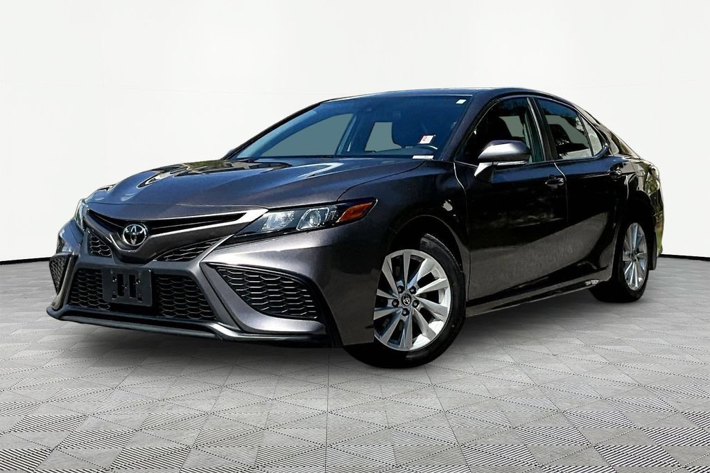 Used 2024 Toyota Camry SE FWD image 1