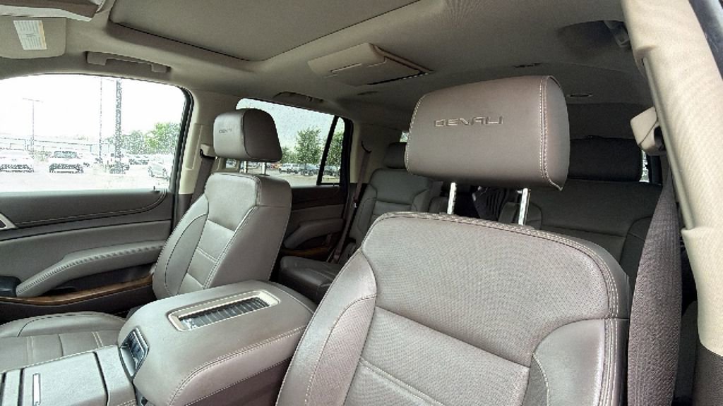 Used 2019 GMC Yukon Denali w/ Denali Ultimate Package AWD/4WD image 21