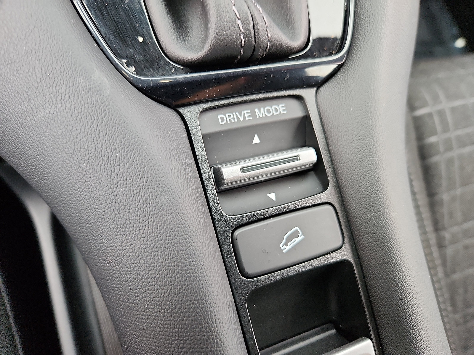 Used 2024 Honda HR-V LX image 23