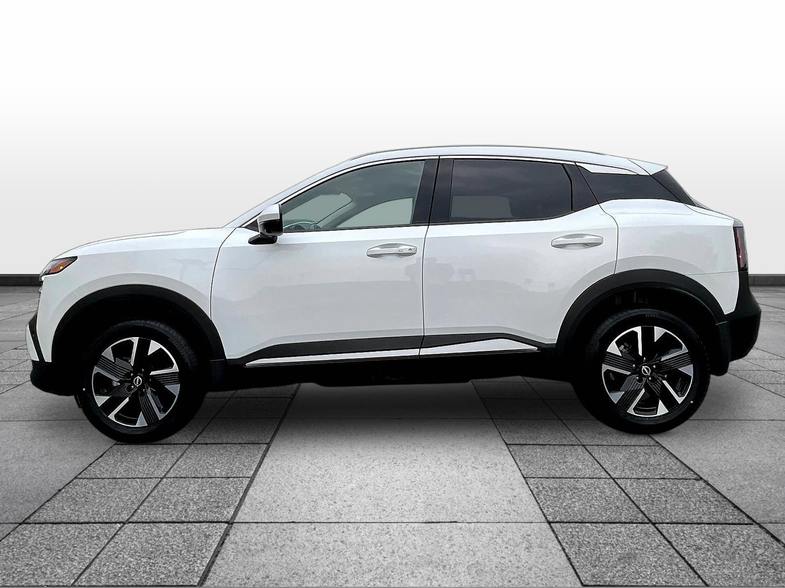 Certified 2025 Nissan Kicks SR AWD/4WD image 8
