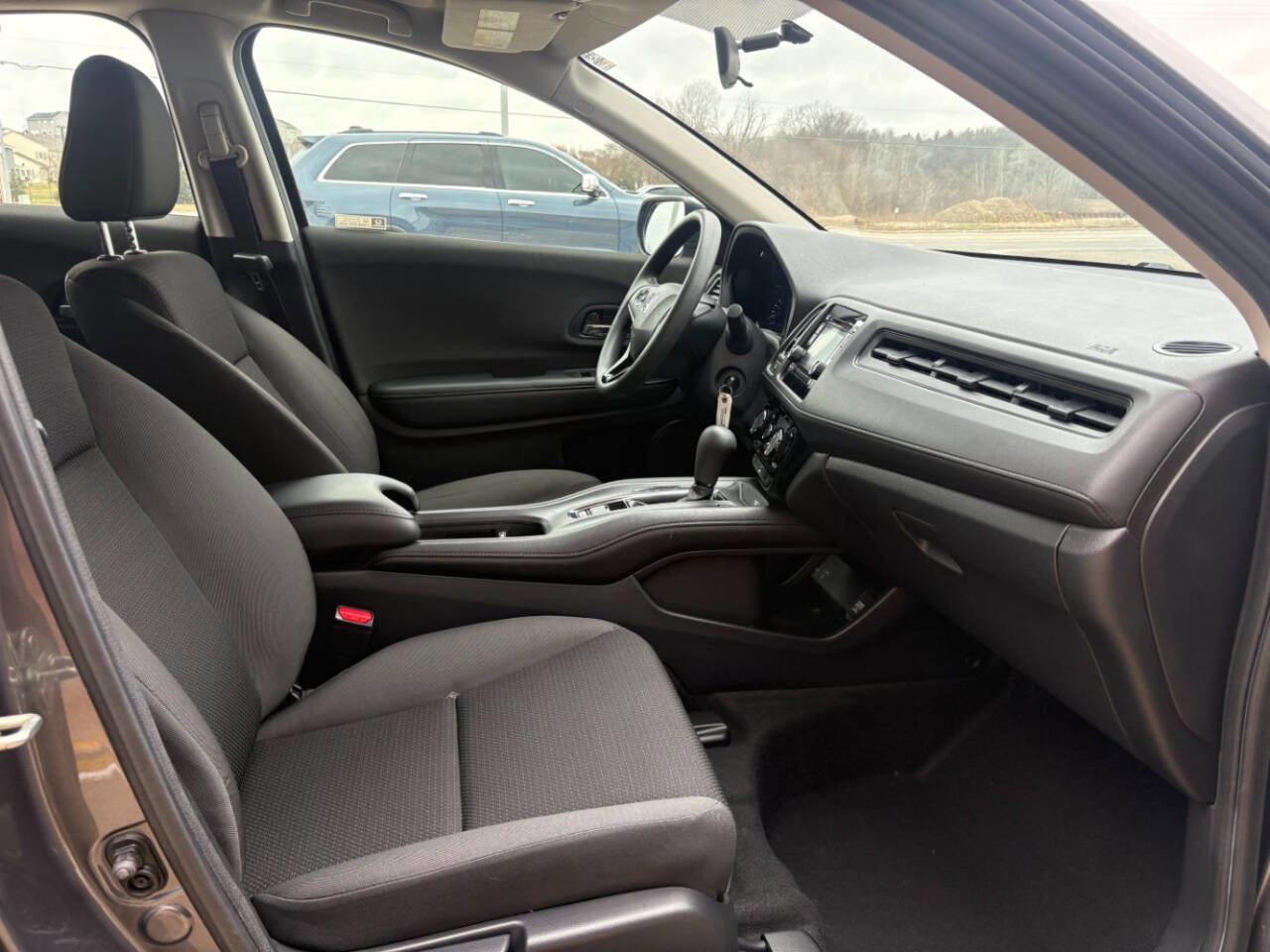 Used 2020 Honda HR-V LX image 14