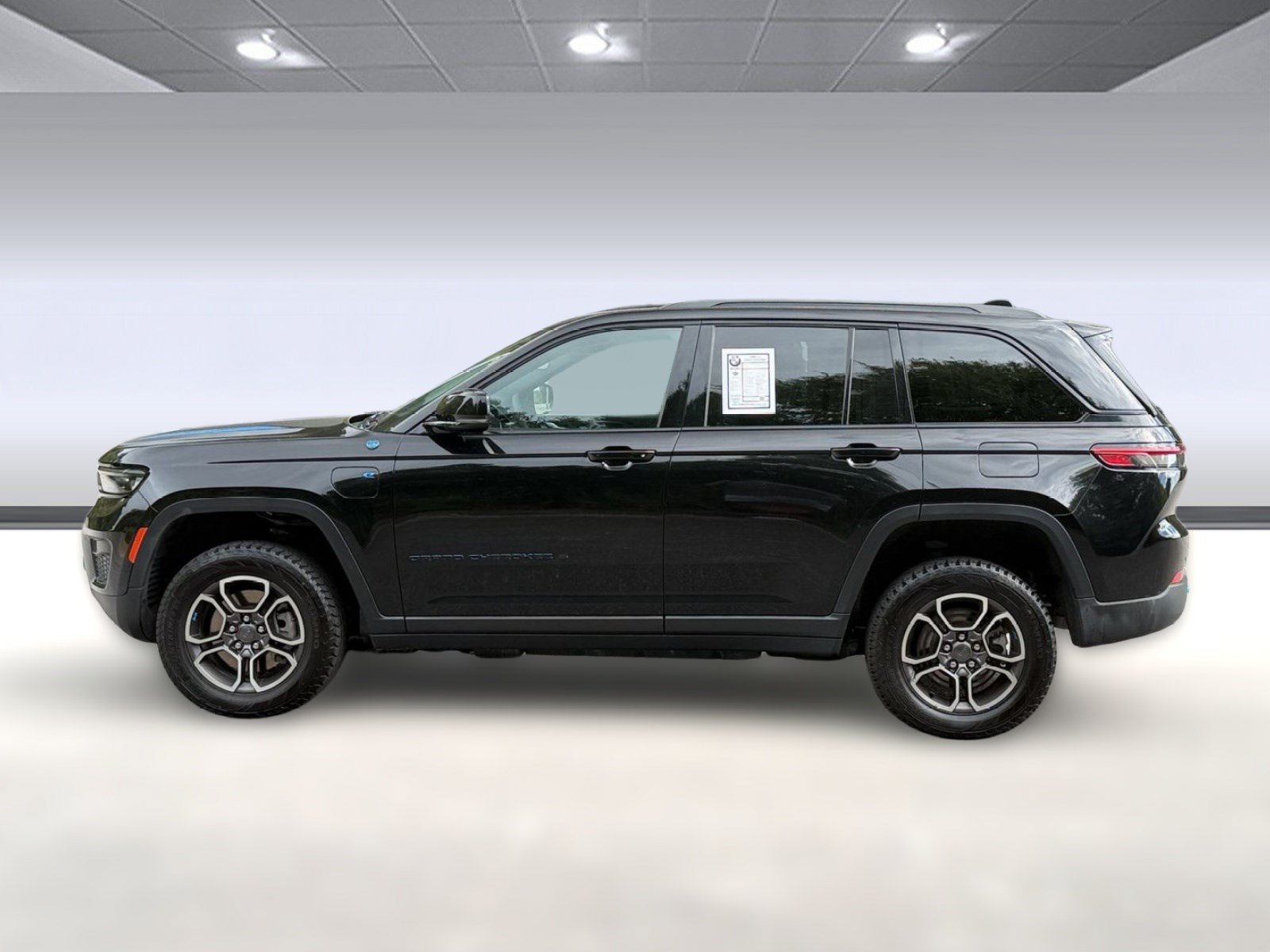 Used 2022 Jeep Grand Cherokee Trailhawk AWD/4WD image 2