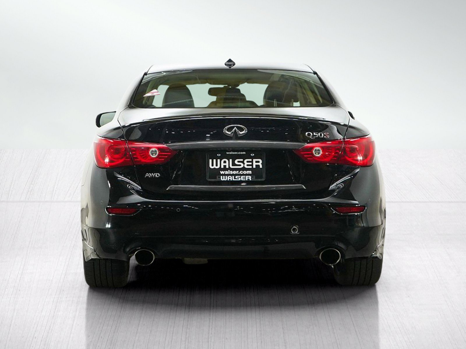 Used 2015 INFINITI Q50 AWD w/ Deluxe Touring Package image 4