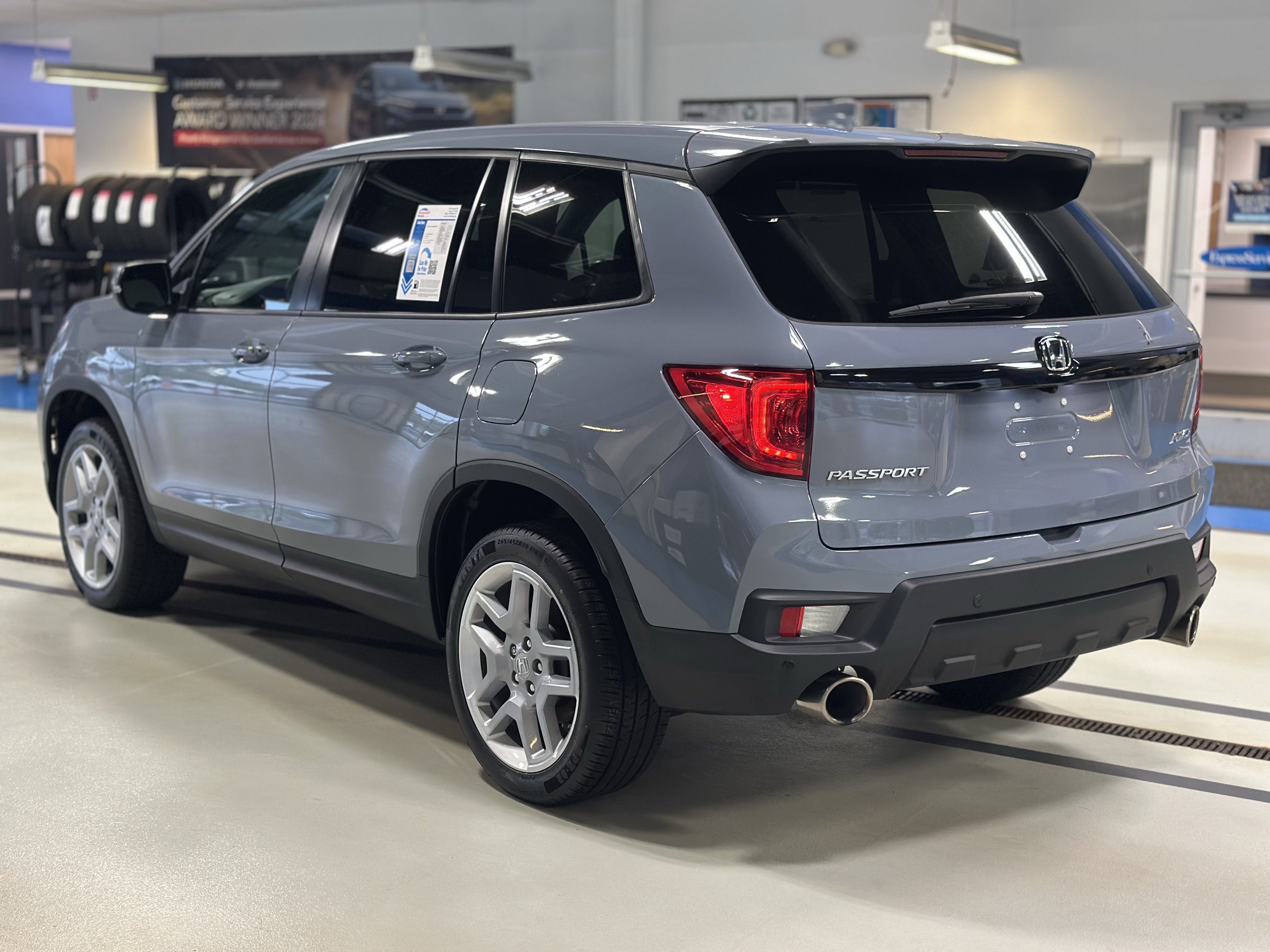 Used 2024 Honda Passport EX-L image 10