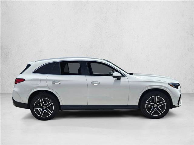 Used 2023 Mercedes-Benz GLC 300 image 4
