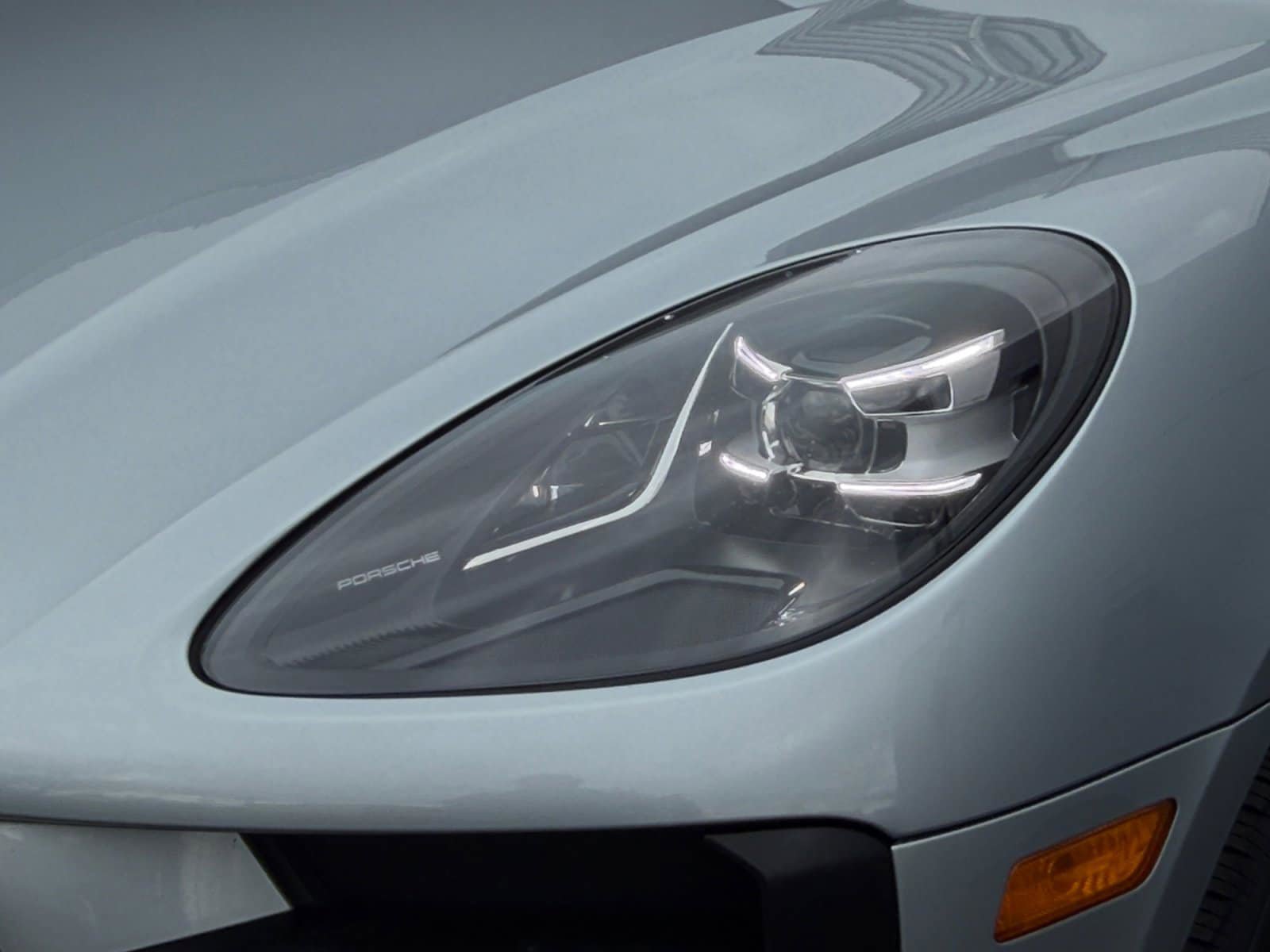 Certified 2020 Porsche Macan AWD/4WD image 10