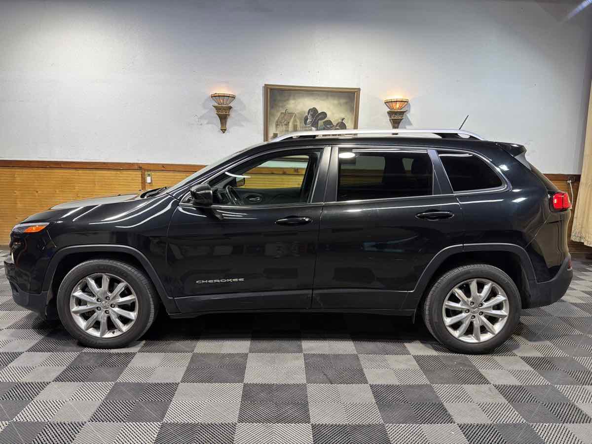 Used 2015 Jeep Cherokee Limited image 2