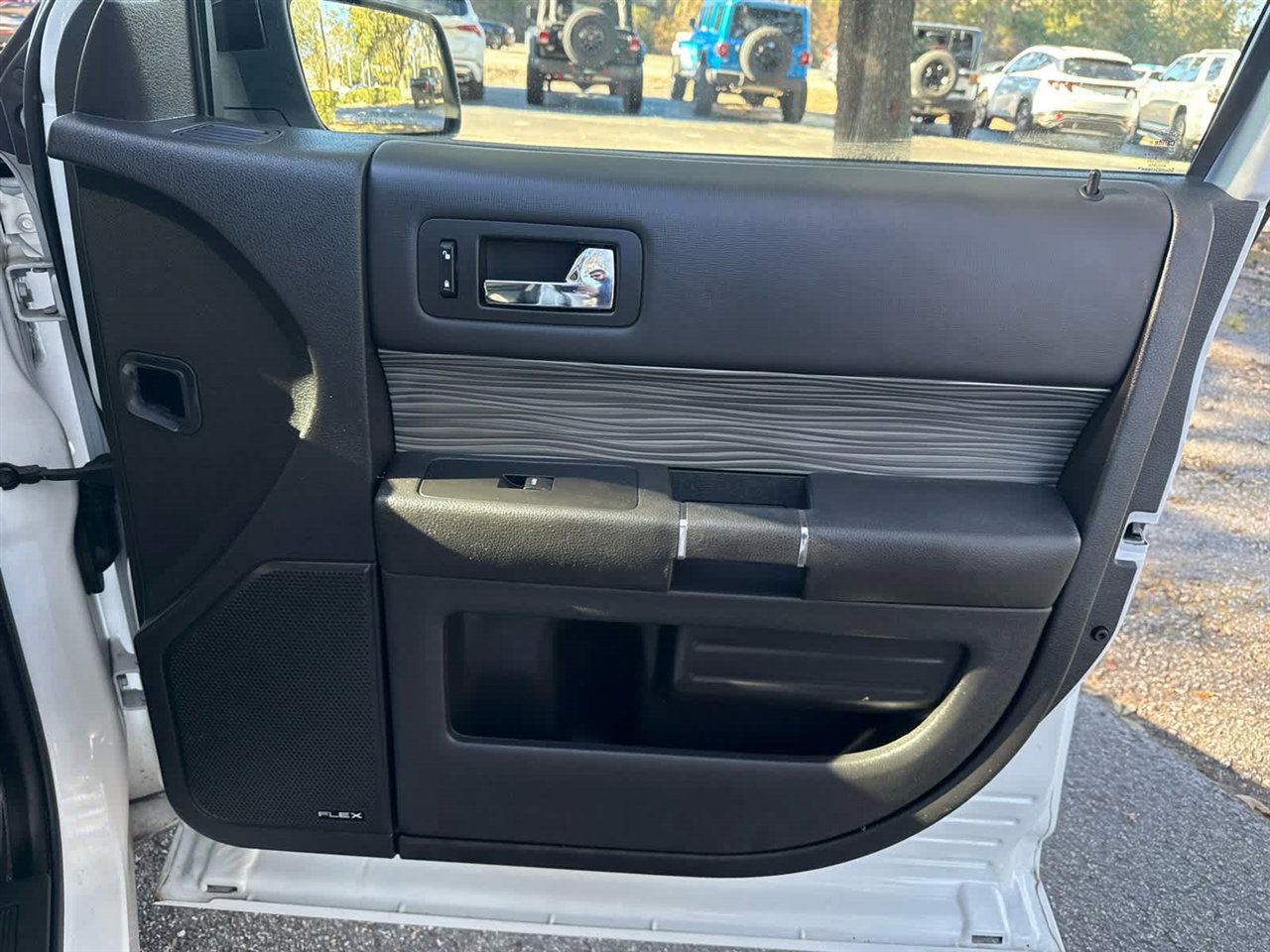 Used 2017 Ford Flex SEL w/ Equipment Group 202A image 18