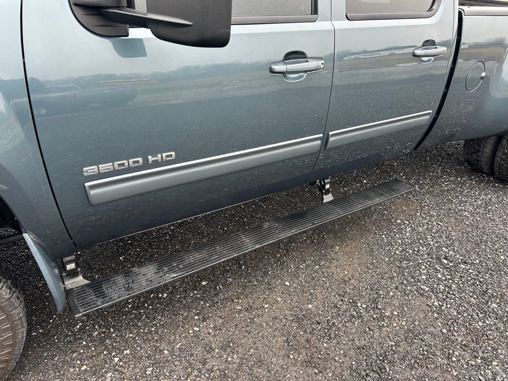 Used 2012 GMC Sierra 3500 SLT w/ SLT Convenience Package image 11