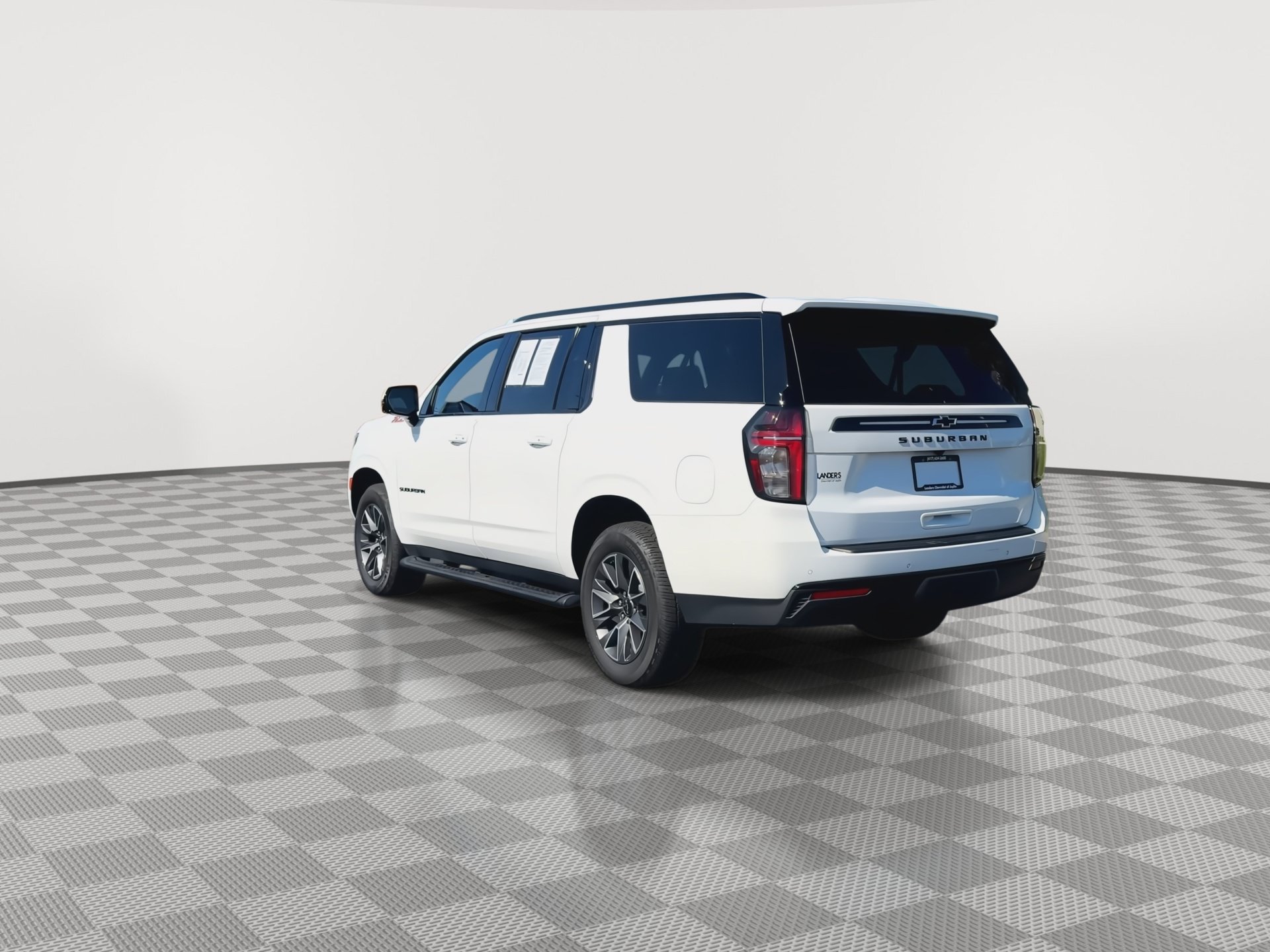 Certified 2023 Chevrolet Suburban Z71 w/ Luxury Package AWD/4WD image 7