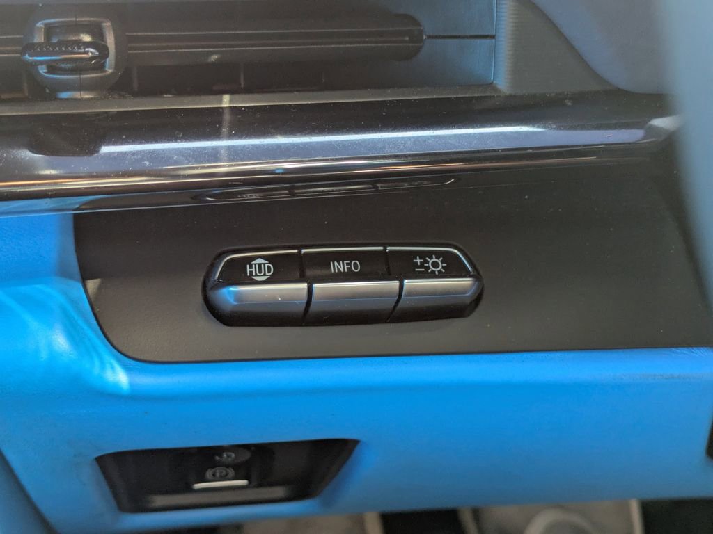 Used 2023 Chevrolet Corvette Stingray Premium Conv w/ Z51 Performance Package image 22