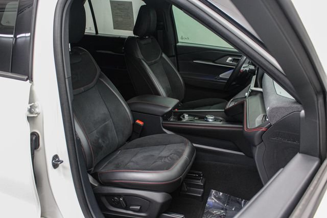 Used 2025 Ford Explorer ST AWD/4WD image 16
