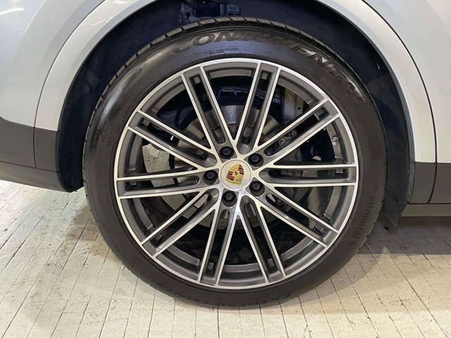 Certified 2023 Porsche Cayenne S AWD/4WD image 12