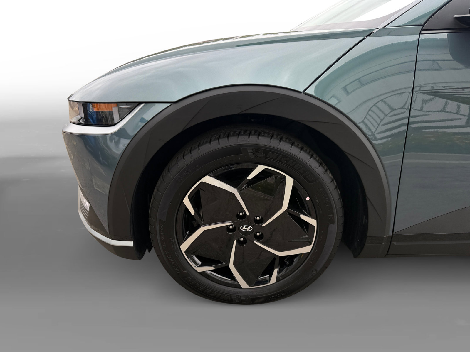 Certified 2024 Hyundai Ioniq 5 SEL RWD image 9