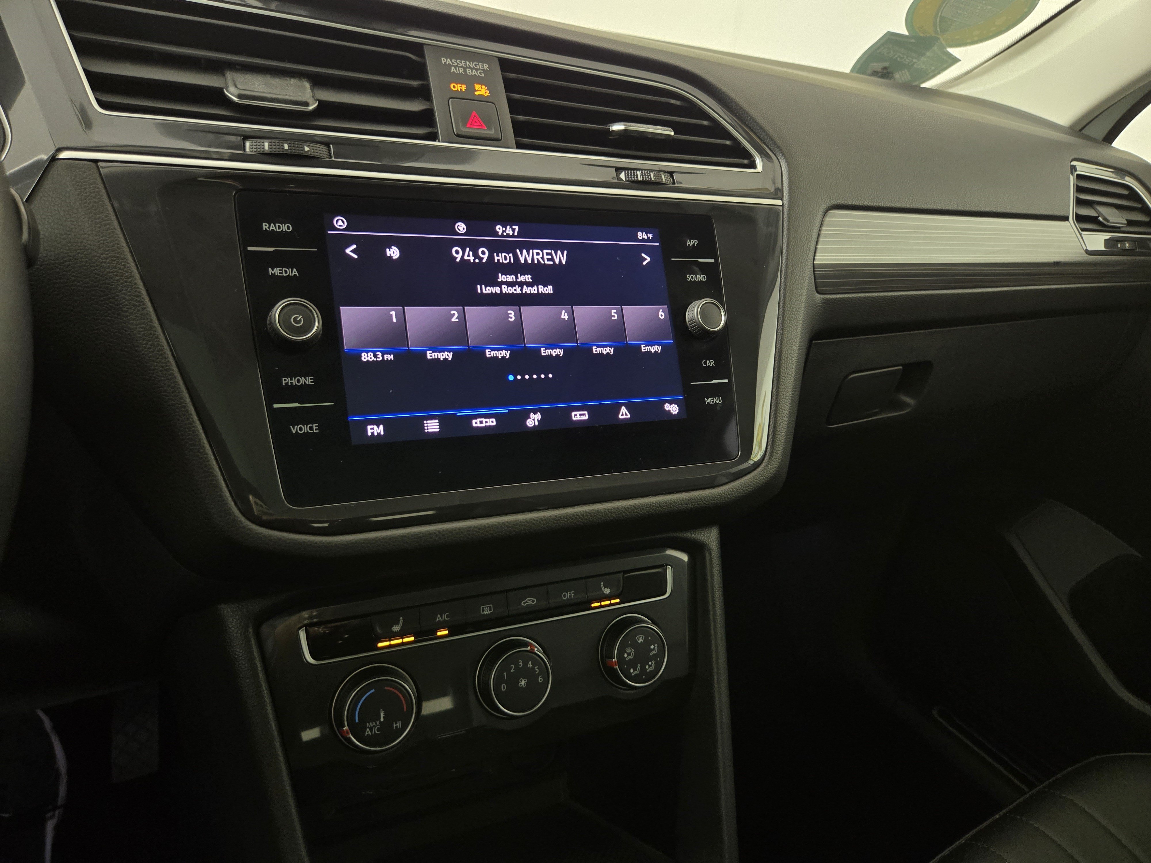 Used 2024 Volkswagen Tiguan Wolfsburg Edition FWD image 22