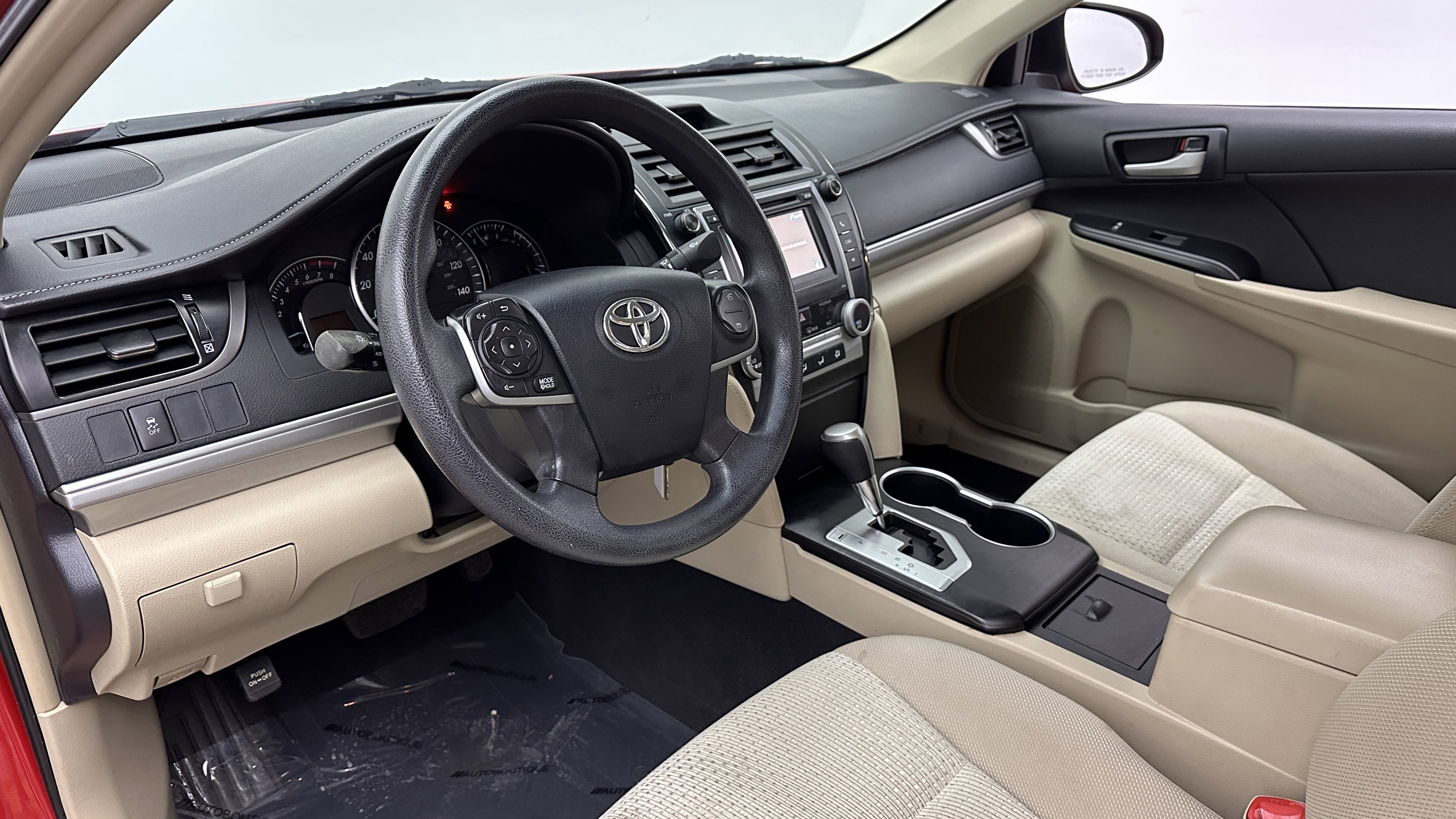 Used 2013 Toyota Camry LE image 8