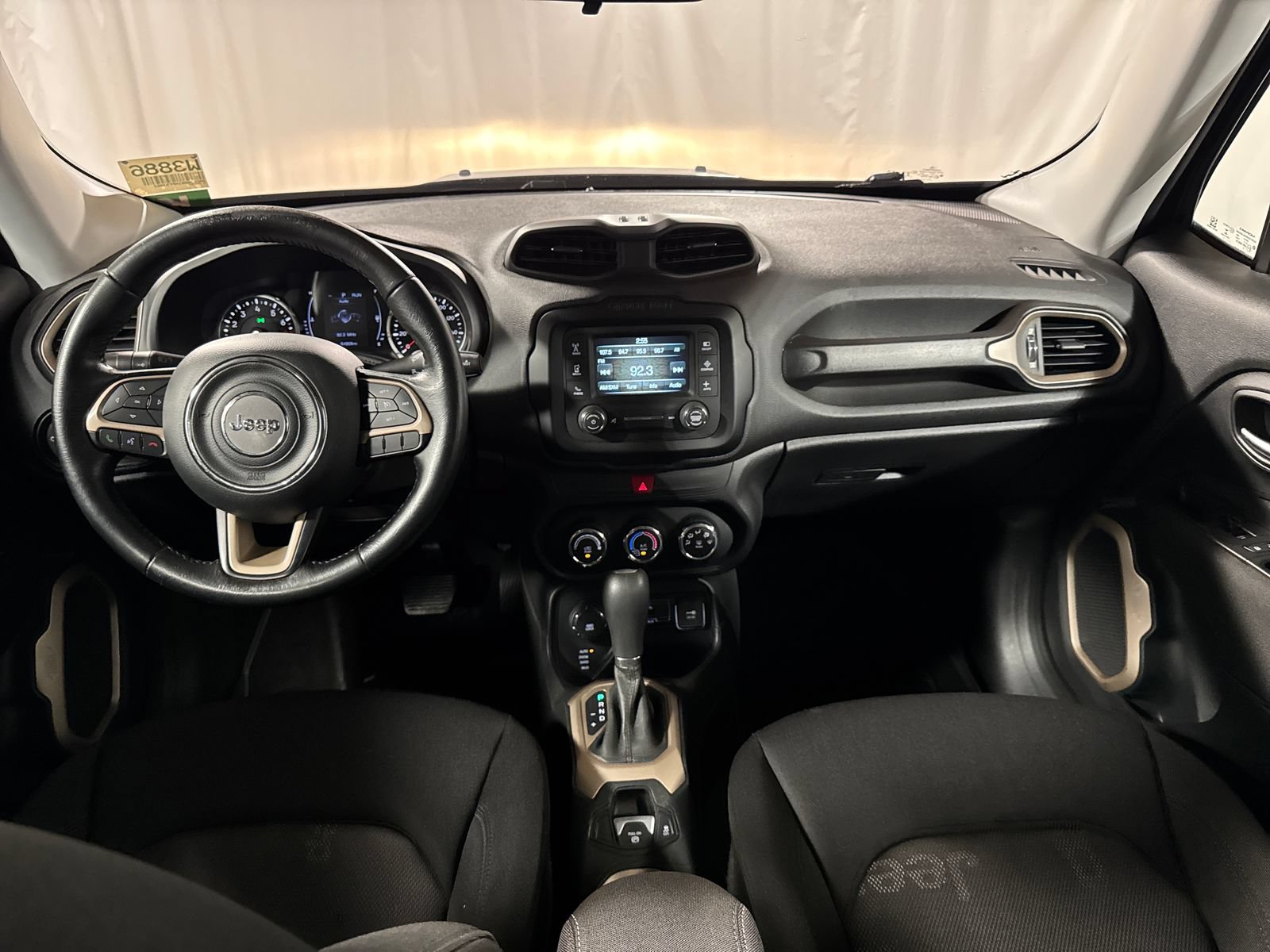 Used 2017 Jeep Renegade Latitude w/ Trailer Tow Group AWD/4WD image 3
