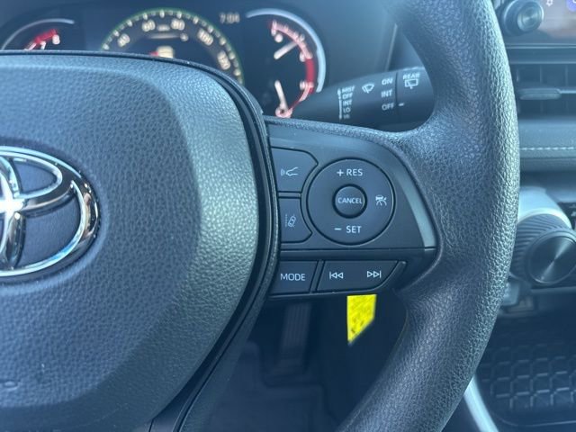 Used 2025 Toyota RAV4 LE AWD/4WD image 13